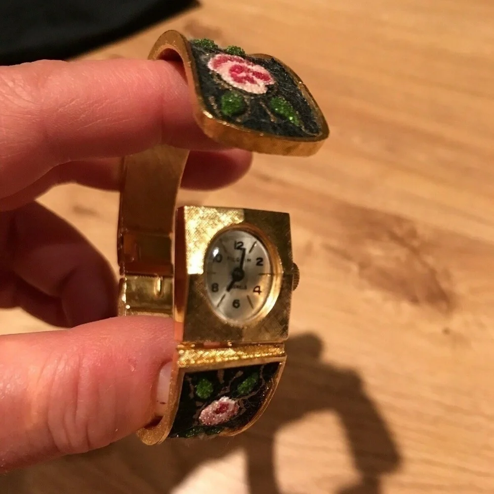 Vintage Pilgrim Hinged Bangle Flower Rose Watch